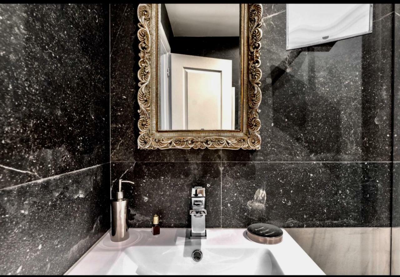 La Croisette - Superbe Studio Au Mythique Palais Miramar 戛纳 外观 照片